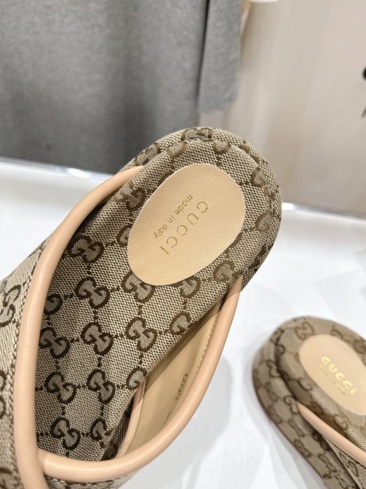 Шлепанцы фото 6