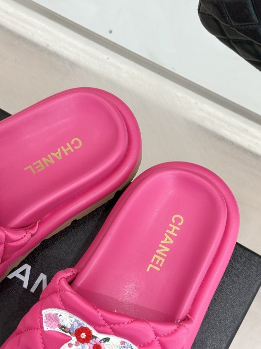 Шлепанцы фото 8