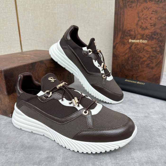 Кросівки фото 2