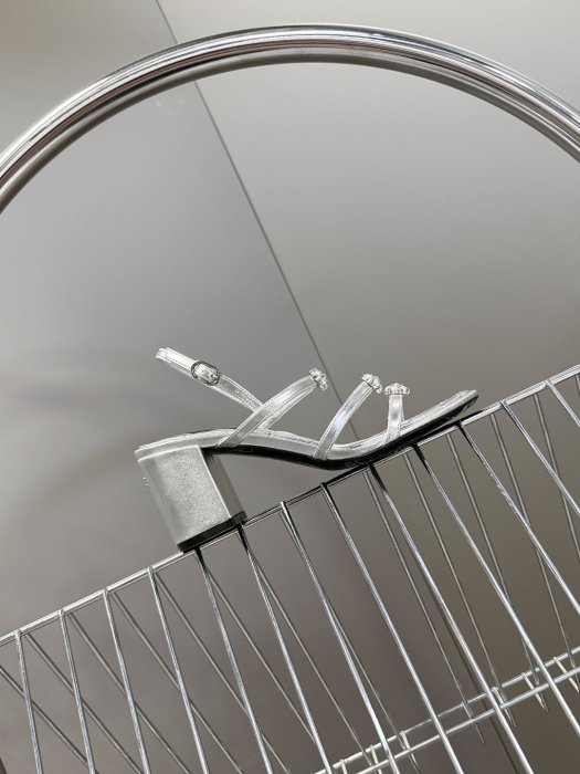 Босоножки фото 5