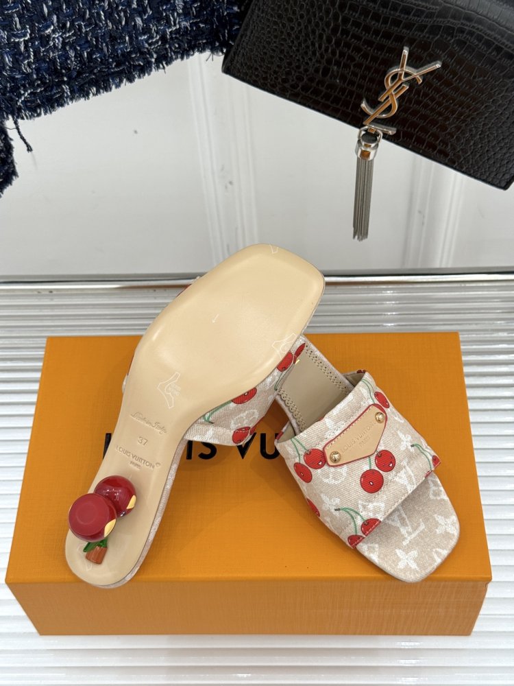 Босоніжки фото 9