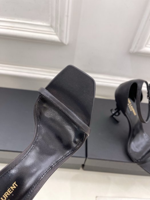 Босоножки фото 6