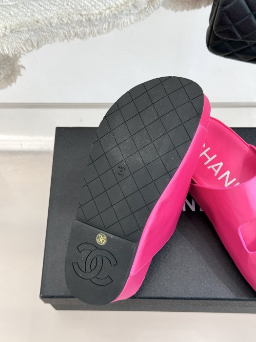 Шлепанцы фото 9