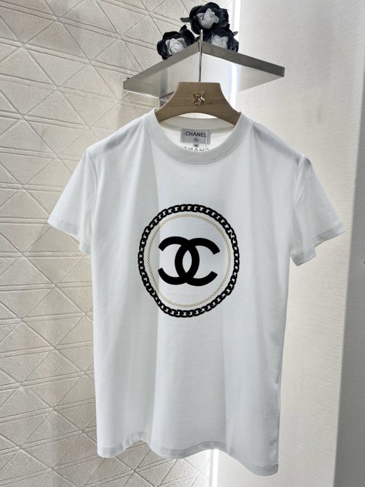 Футболка женская