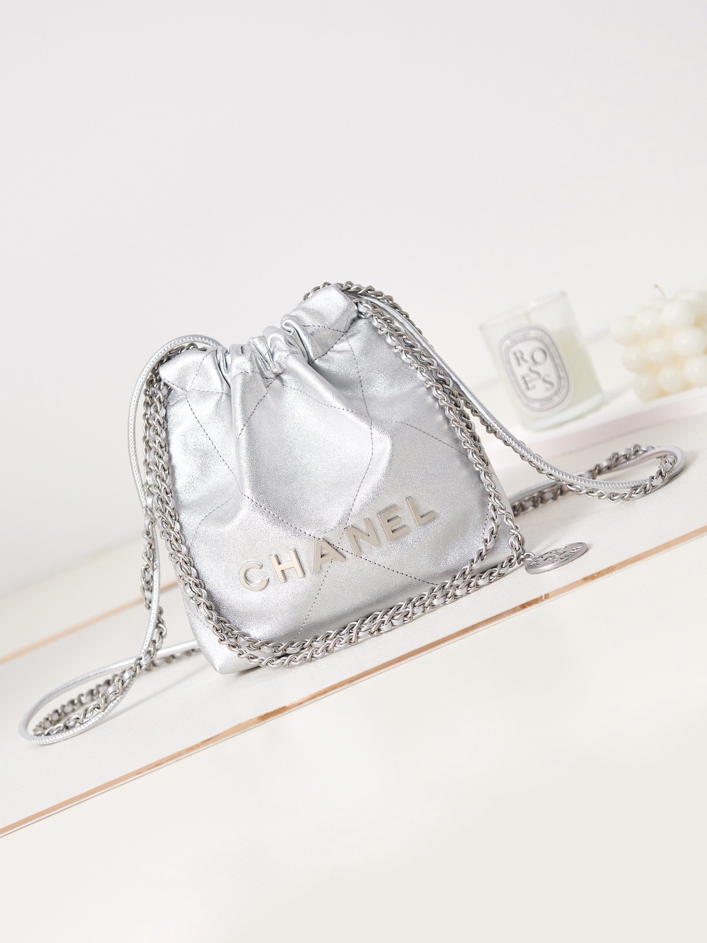 A bag CHANEL 22