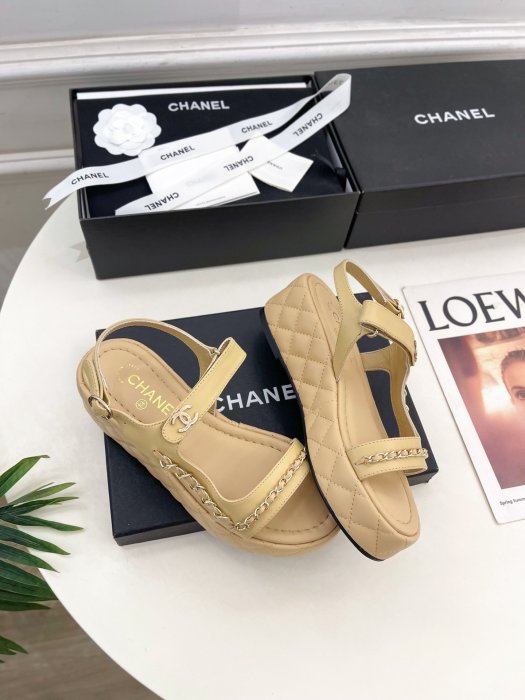 Сандалі жіночі фото 2