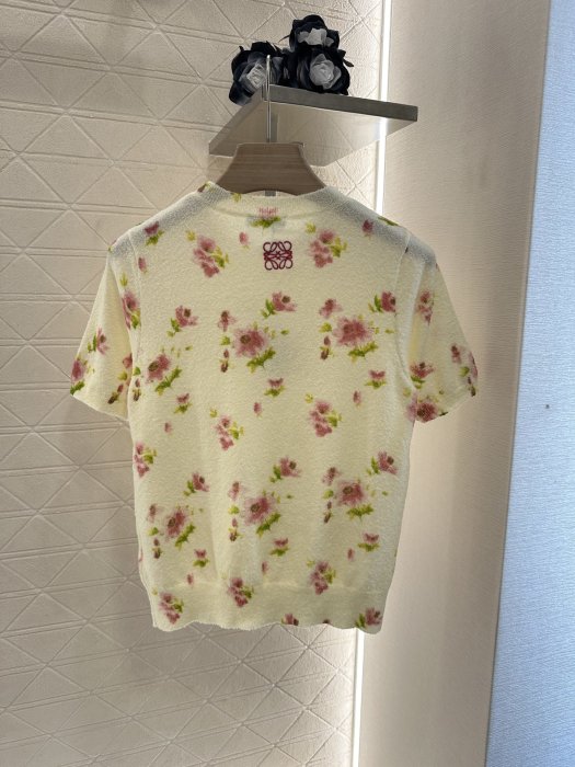 T-shirt women's фото 2