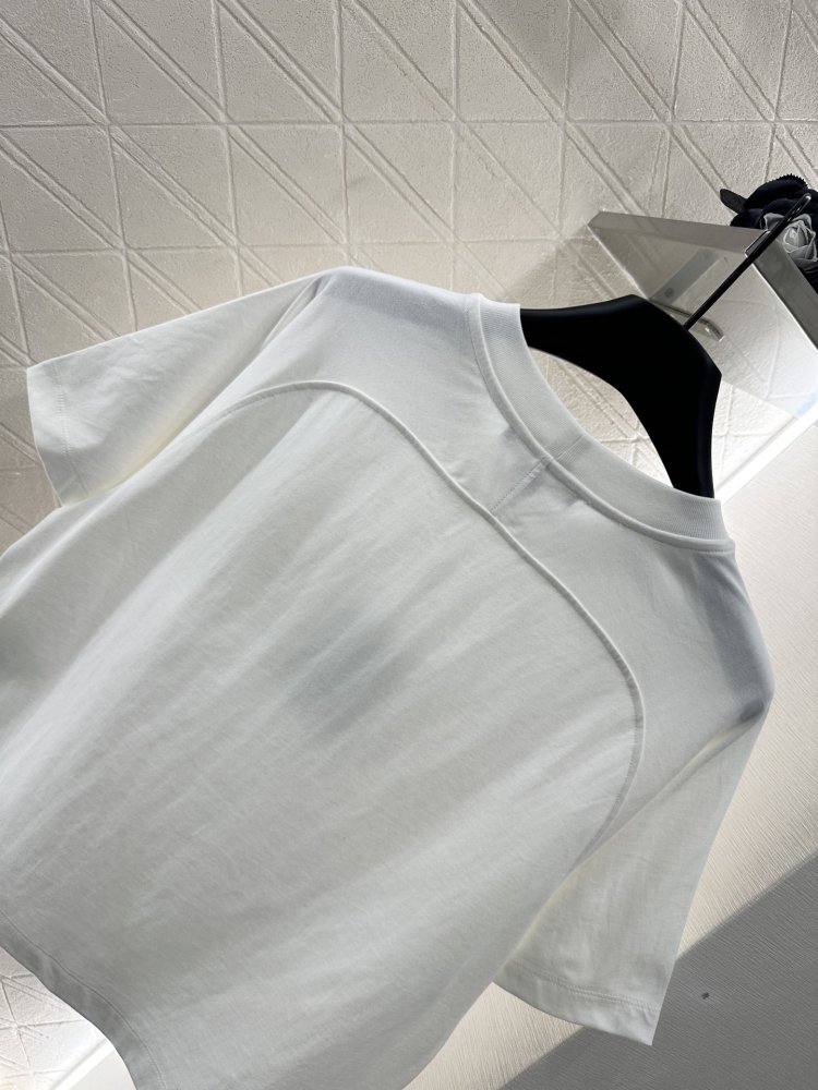 T-shirt women's фото 4