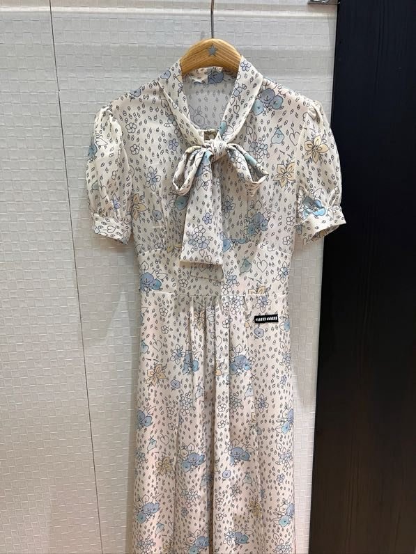 Платье с рукавами фонариками и принтом роз фото 3