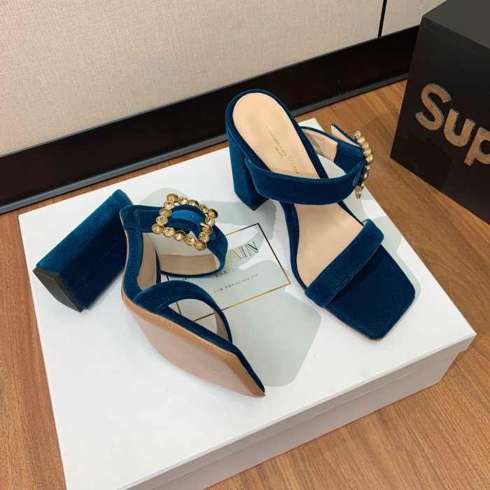 Босоножки фото 5