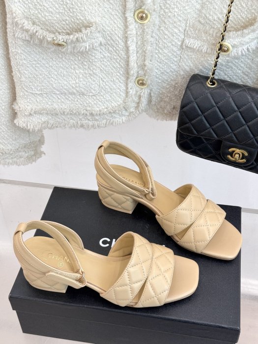 Босоножки фото 3