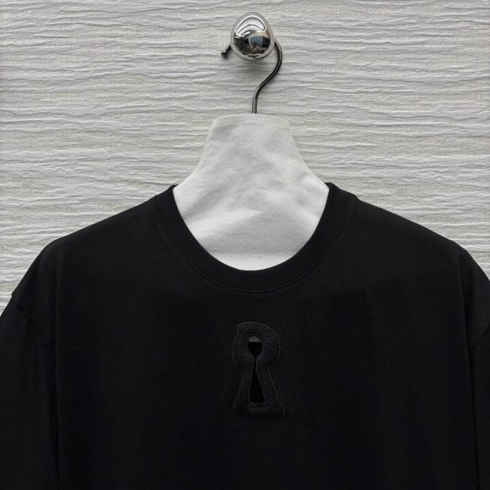 T-shirt women's фото 2