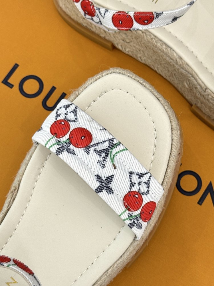 Босоніжки фото 7