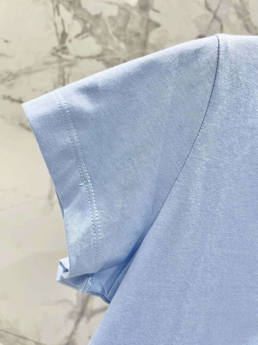 T-shirt women's фото 5