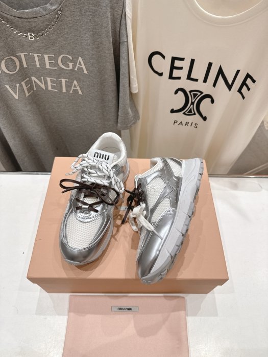 Кроссовки фото 3