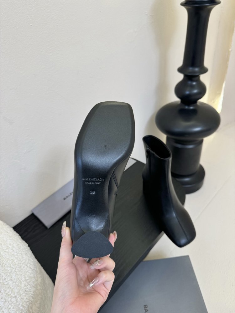 Ботинки женские фото 9