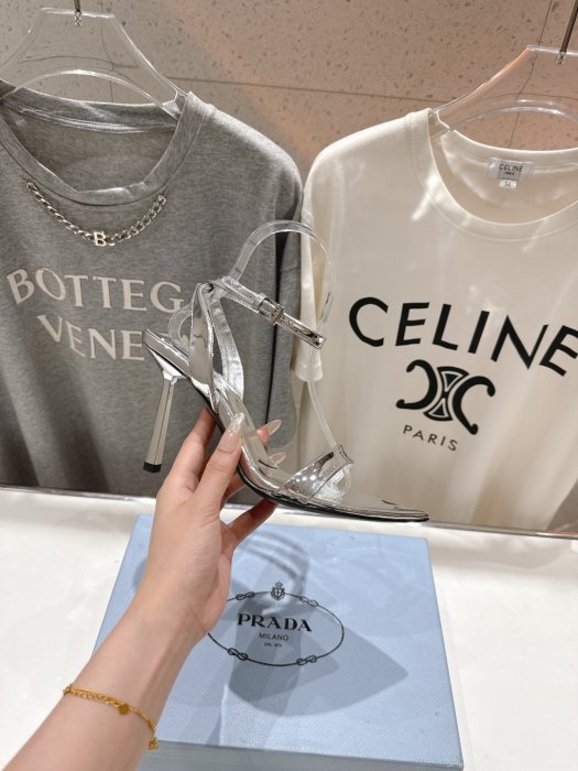 Босоніжки фото 5