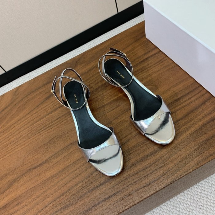 Босоножки фото 4