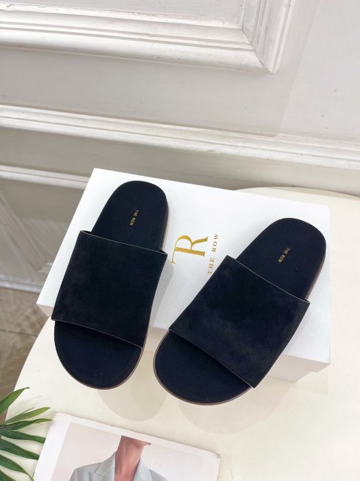 Шлепанцы женские фото 3