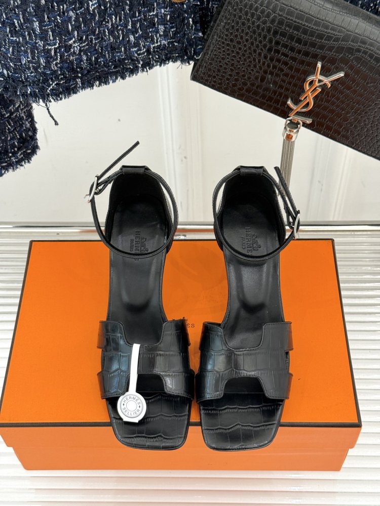 Босоножки фото 4