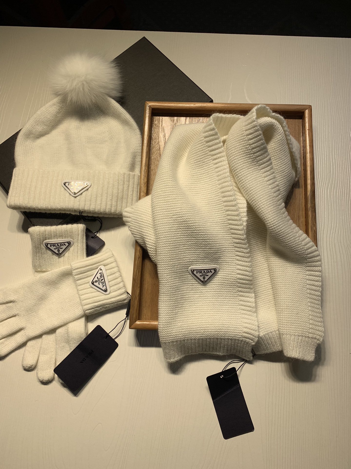 Set a cap, scarf and gloves winter woolen фото 5