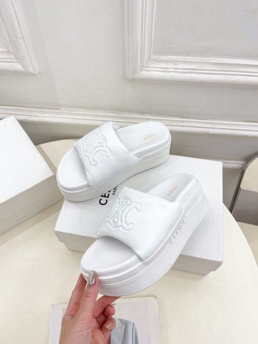 Шлепанцы женские фото 3