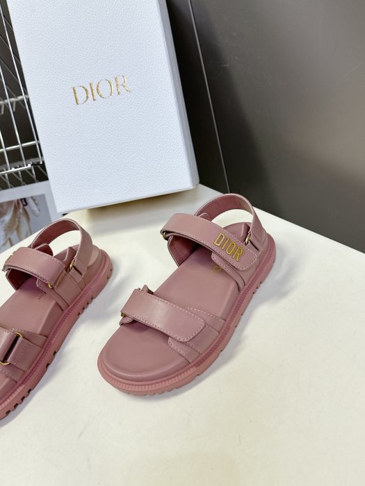 Сандалі жіночі фото 3