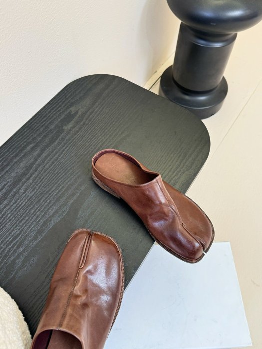 Мюли с раздвоенным носком фото 4