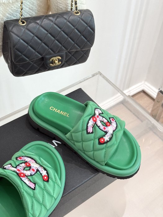 Шлепанцы фото 5