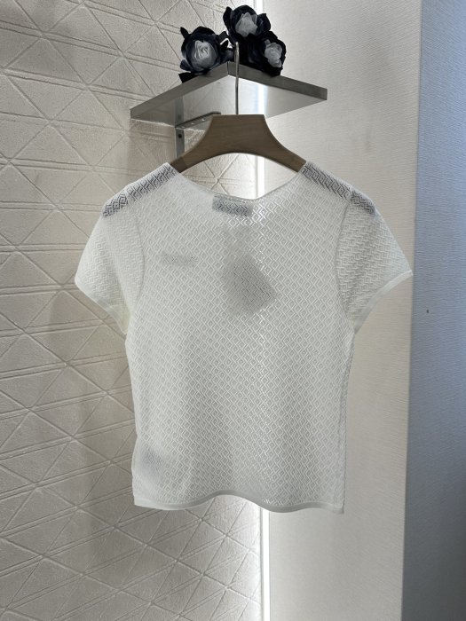 T-shirt women's фото 2