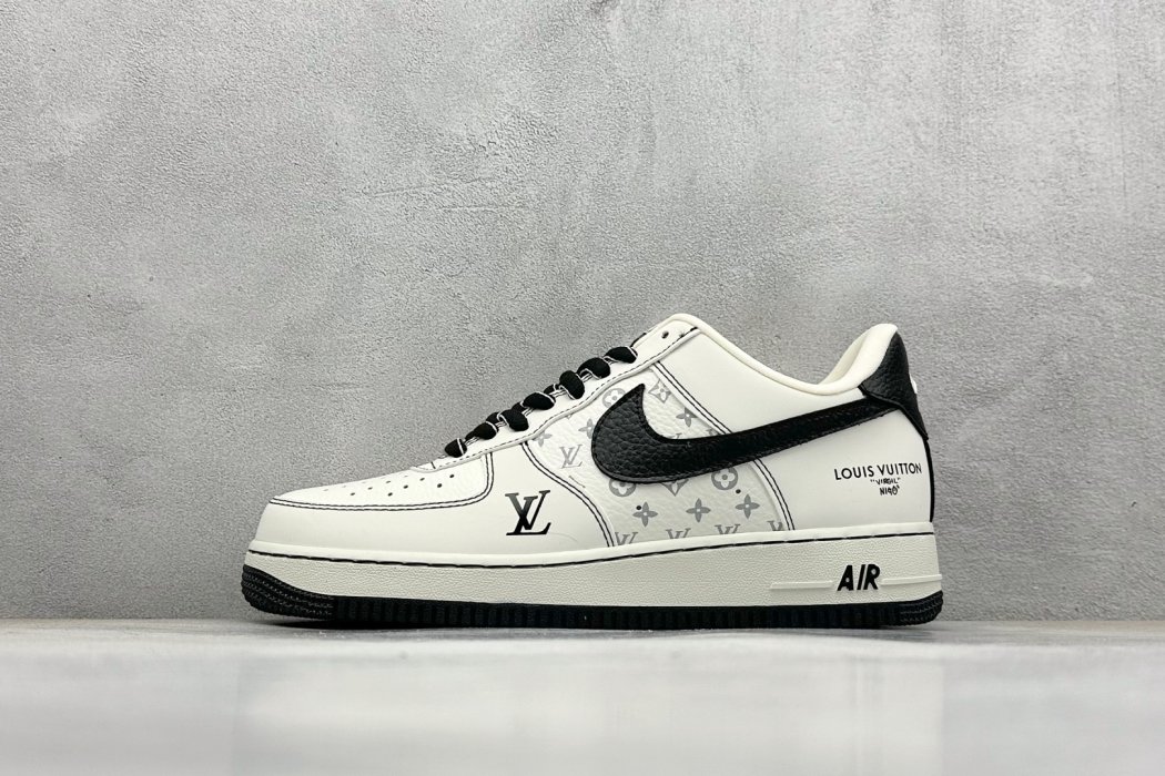 Кроссовки Nike Air Force 1 07 Low LV