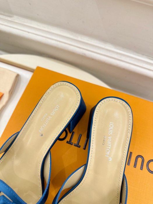 Босоножки фото 7