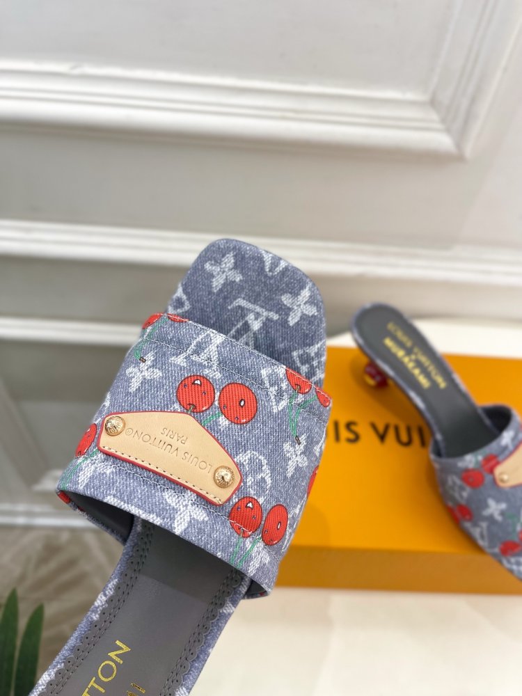 Босоніжки фото 6