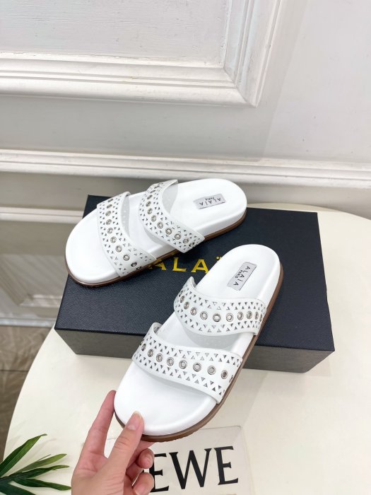 Шлепанцы женские фото 3