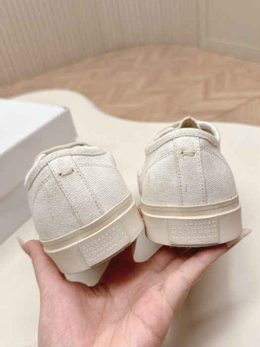 Кеди жіночі з роздвоєним носком фото 8