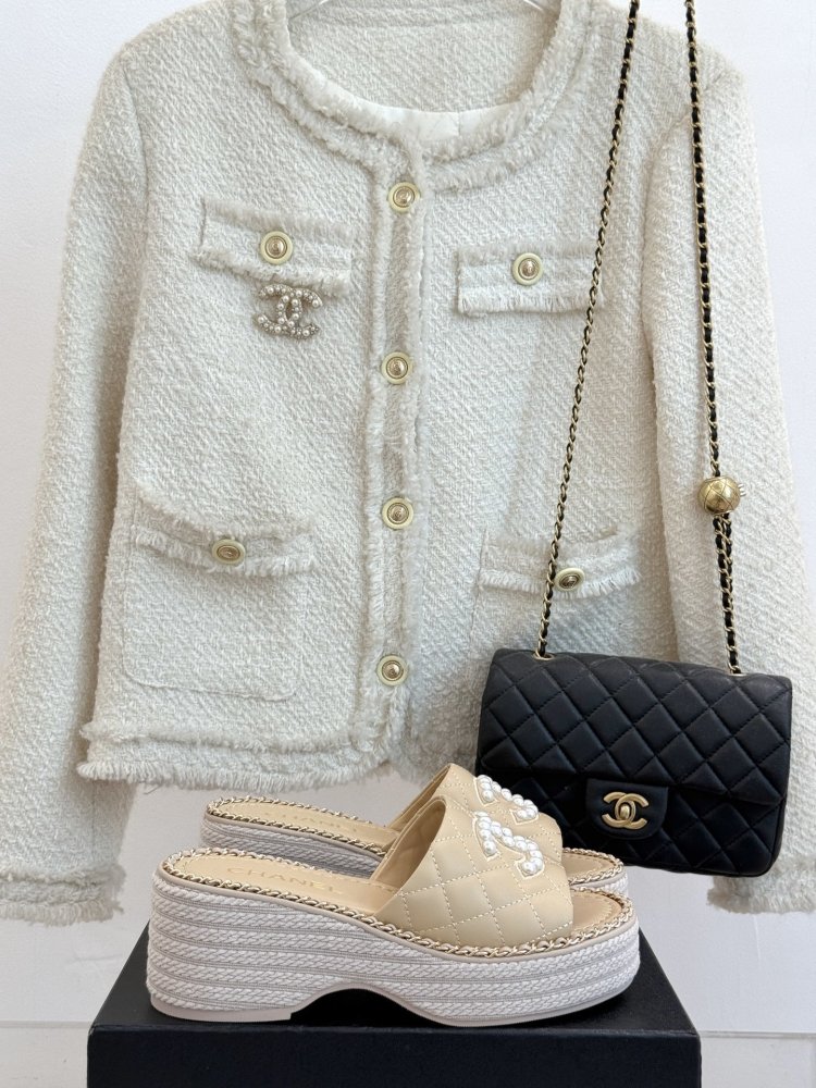 Шлепанцы женские