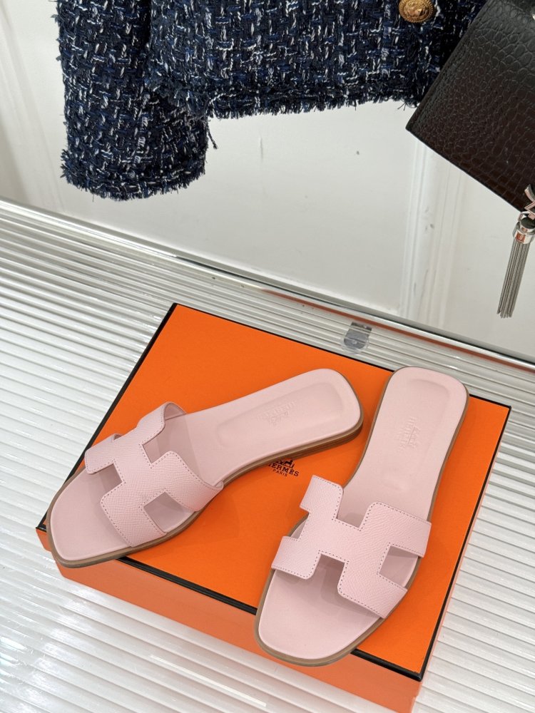 Шлепанцы женские фото 2