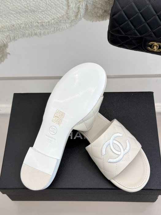 Шльопанці фото 9