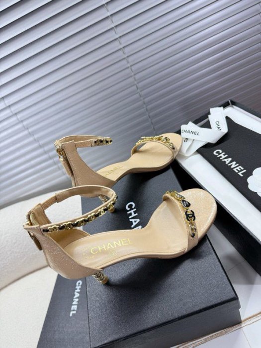 Босоножки фото 7