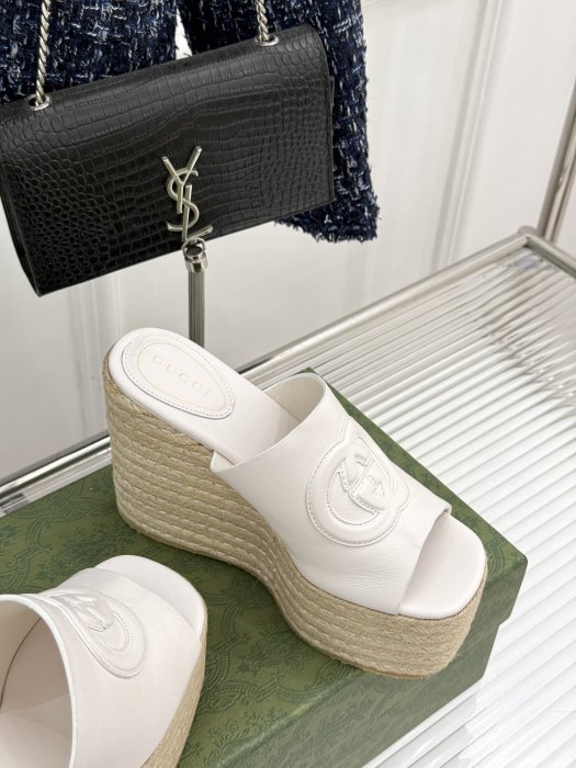 Босоножки фото 5