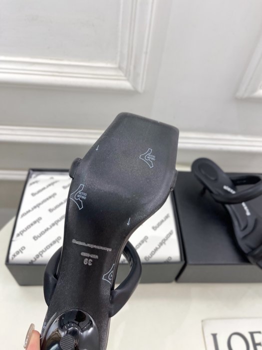 Босоножки фото 9