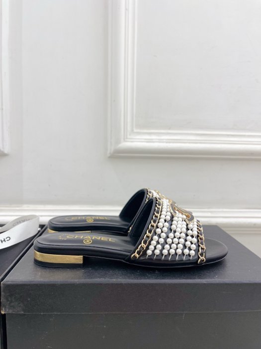 Шлепанцы женские фото 3