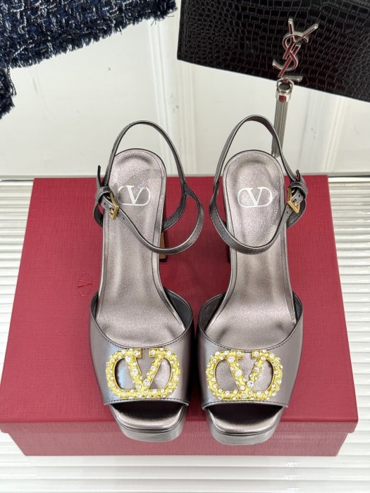 Босоножки фото 4