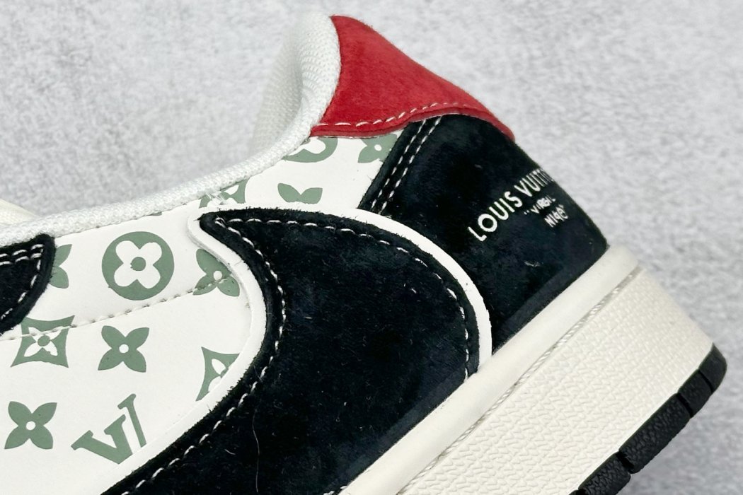 Кроссовки Travis Scott x Fragment Design x Air Jordan 1 Low фото 9