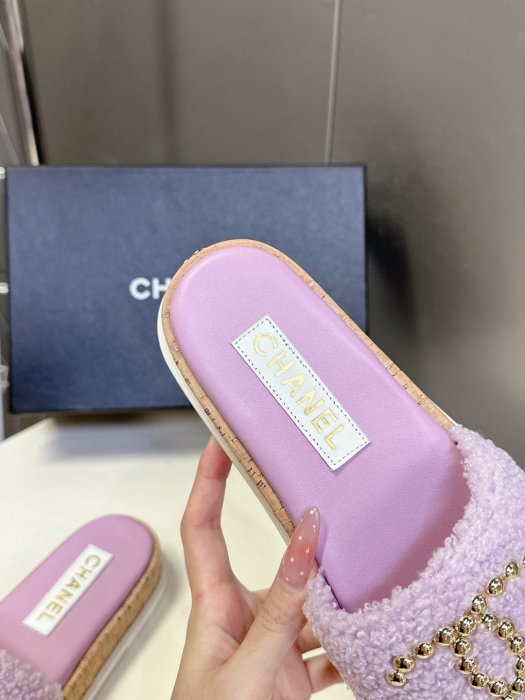 Шлепанцы женские фото 8