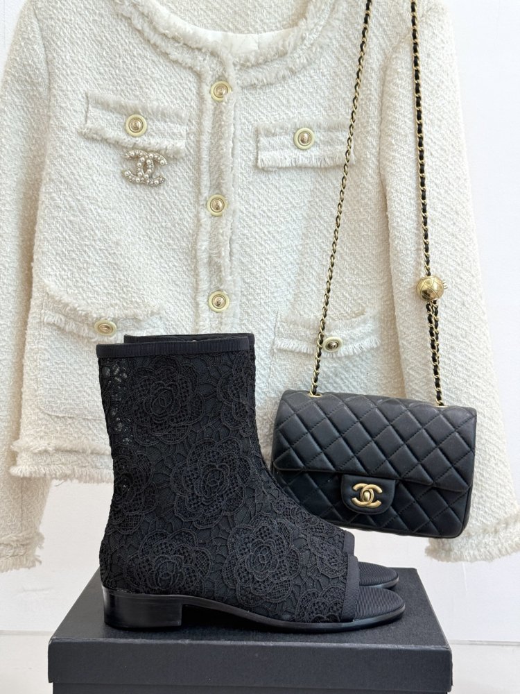 Черевики жіночі