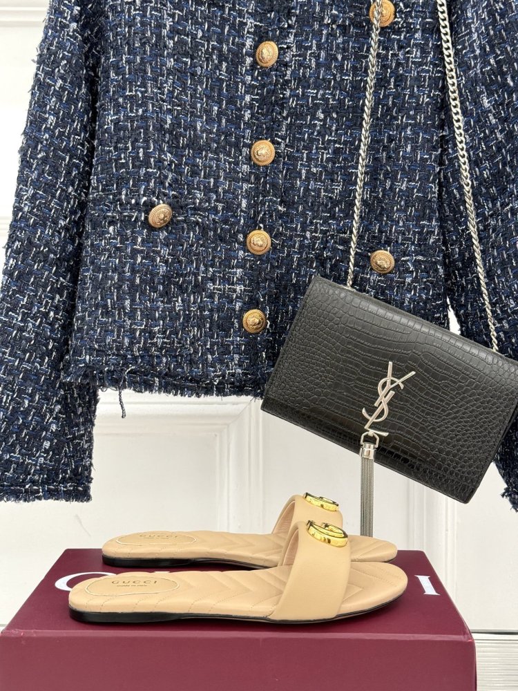 Шлепанцы женские