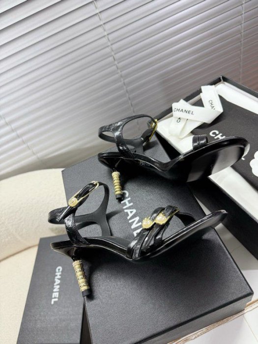 Босоножки фото 3