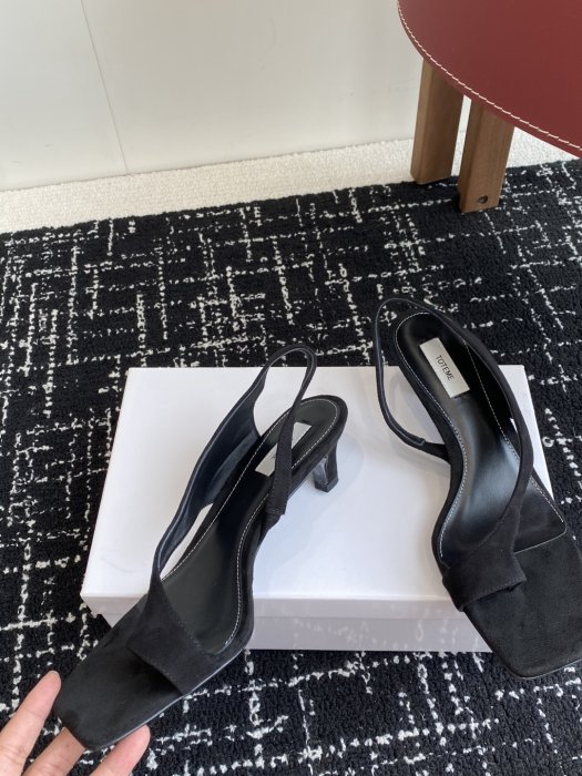 Босоножки фото 6