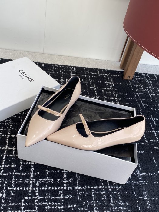 Туфли женские фото 3